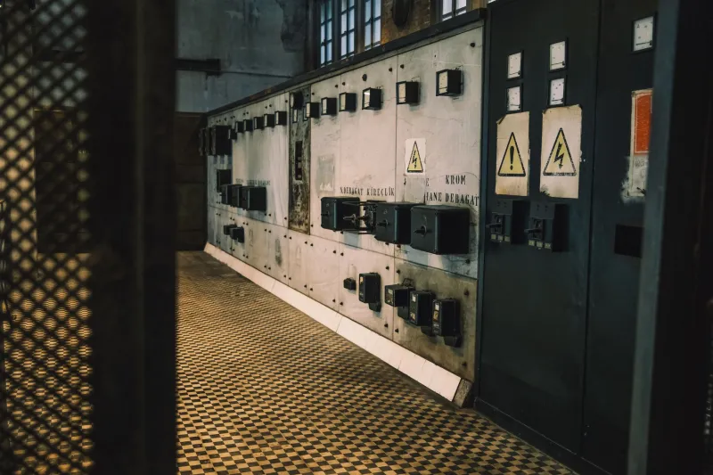 The Factory Floor That Officially Didn't Exist After Midnight