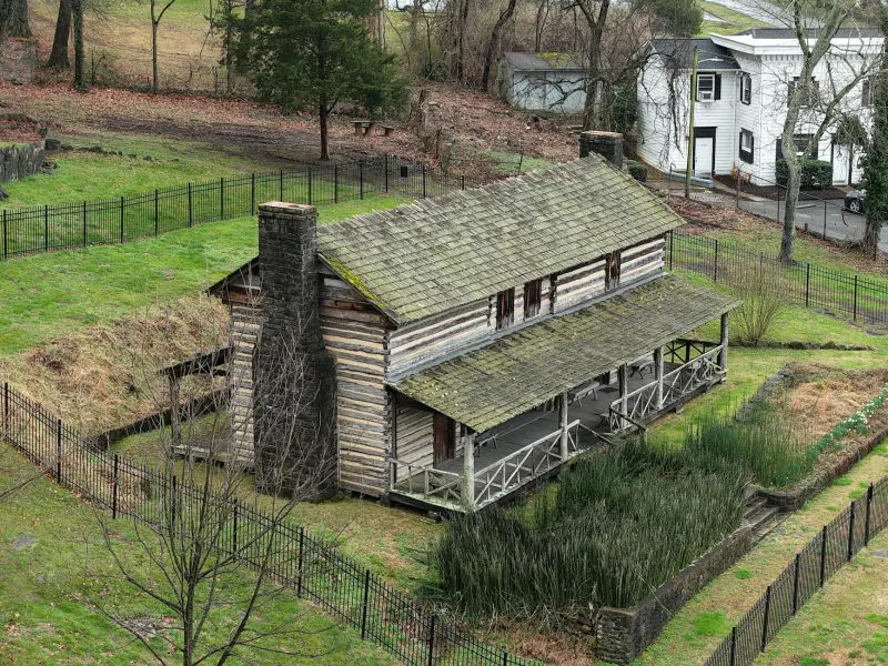 When Entire Towns Hit the Road: America's Lost Art of Moving Whole Communities