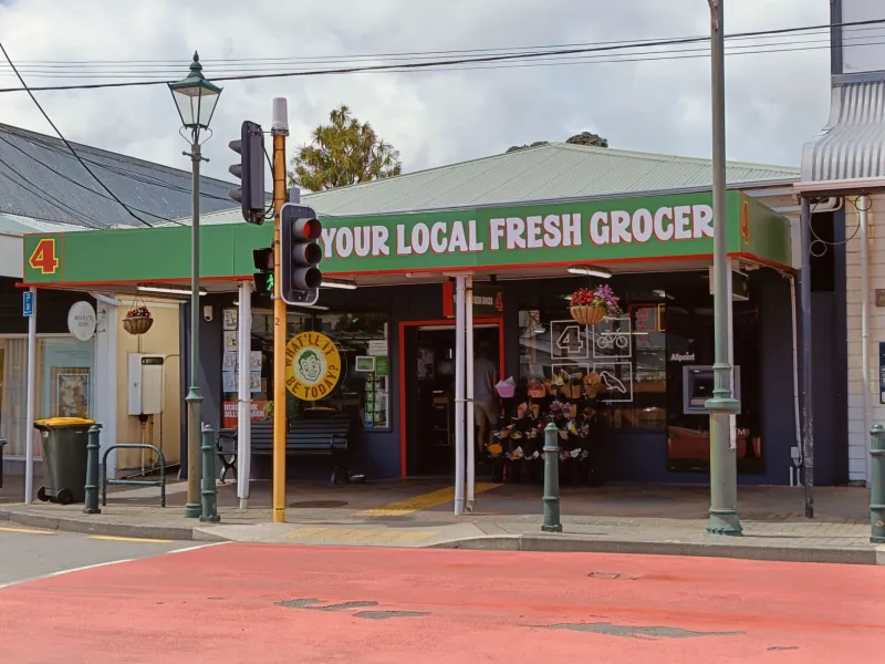 When Your Local Grocer Was Your Safety Net: The Credit System That Fed America's Working Class